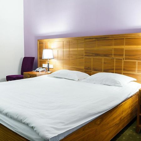 The Square Hotel Astana Ngoại thất bức ảnh