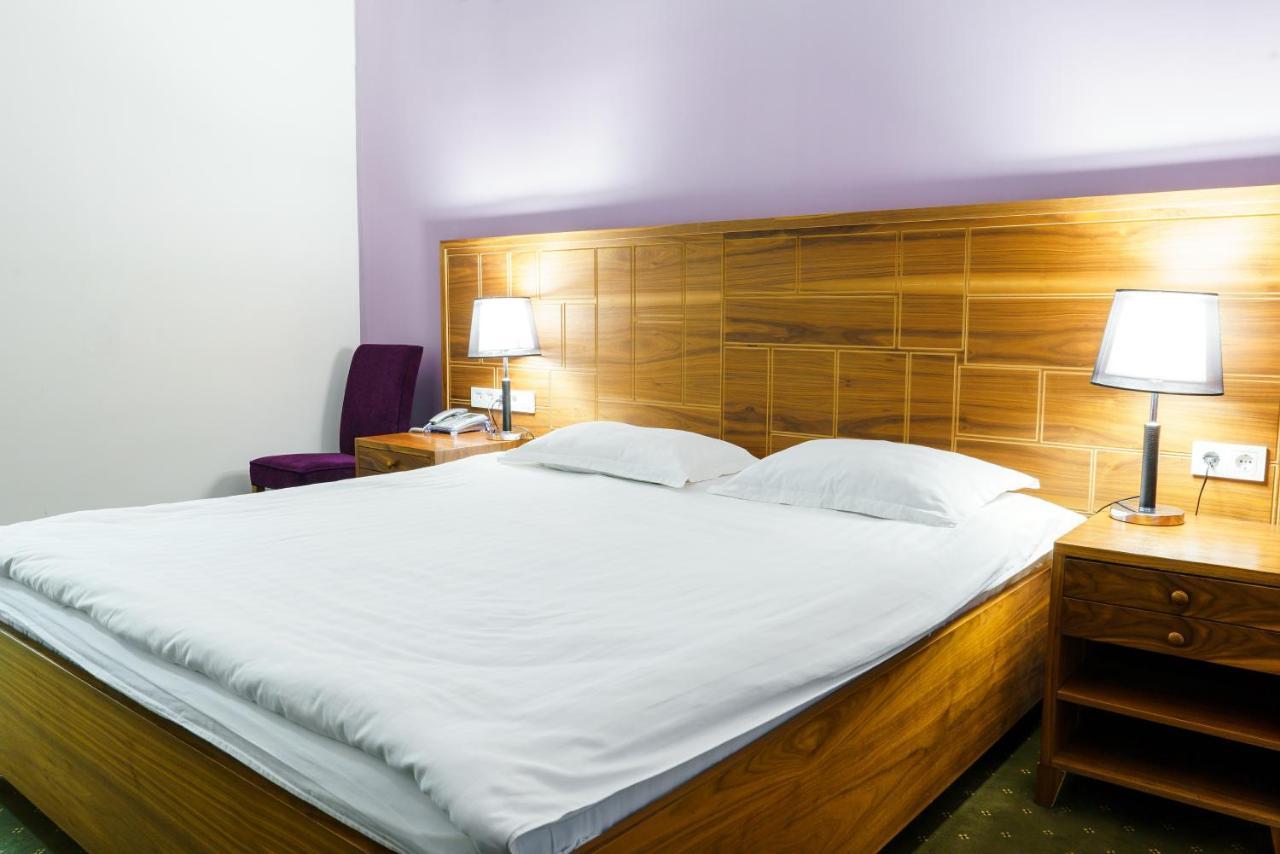 The Square Hotel Astana Ngoại thất bức ảnh